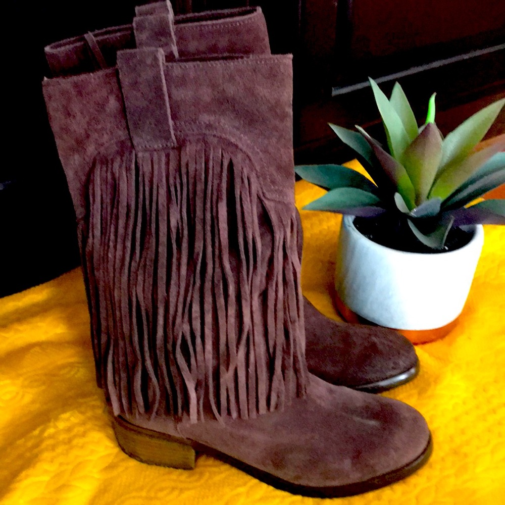 Brand new Lucky Brand Suede chocolate brown boots with amazing fringe 💗size 8